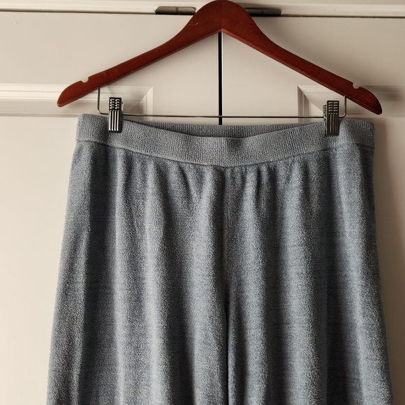 Barefoot Dreams Crop Pants - Picture 4 of 5